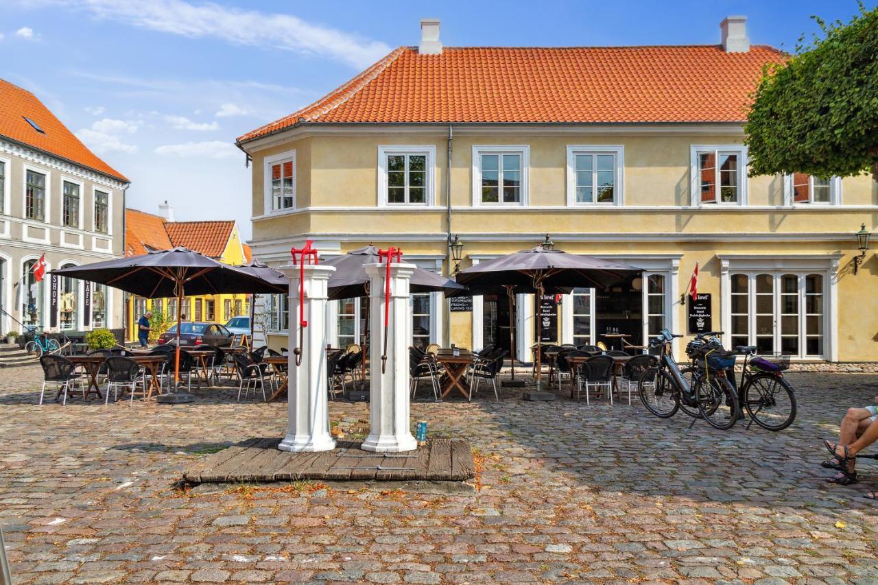 Hotel Pa Torvet Ærøskøbing Zewnętrze zdjęcie